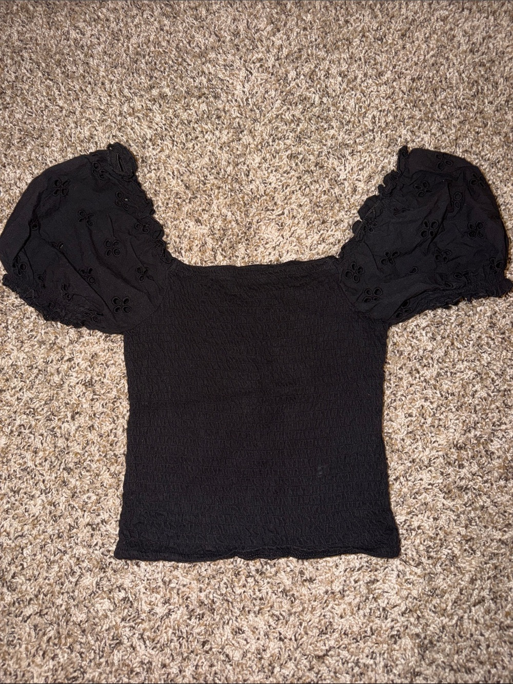 Cute puff sleeve black top